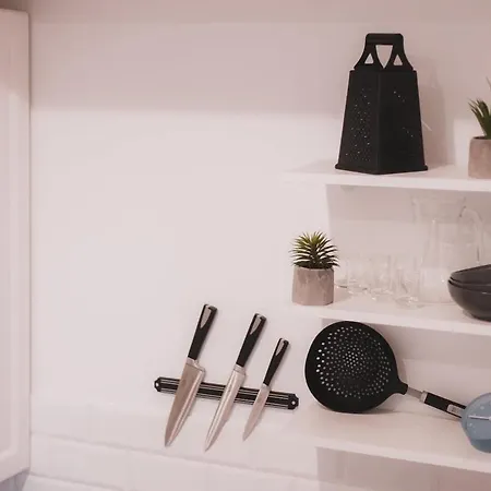 Kostjukowski Nizhynska 17 Apartamento Leópolis