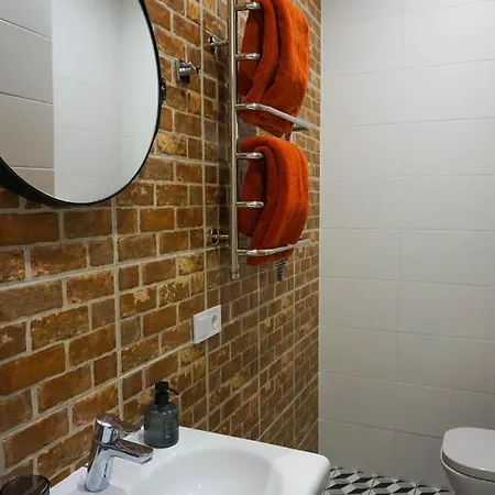 Kostjukowski Nizhynska 17 * Leópolis