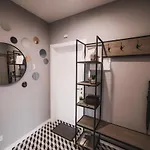 Kostjukowski Nizhynska 17 Апартаменти