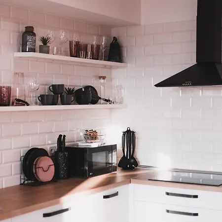 Kostjukowski Nizhynska 17 * Λβιβ