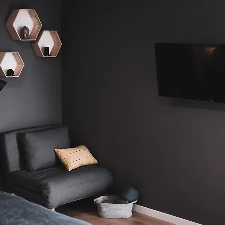 Kostjukowski Nizhynska 17 Λβιβ