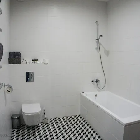 Kostjukowski Nizhynska 17 Apartament Lwów