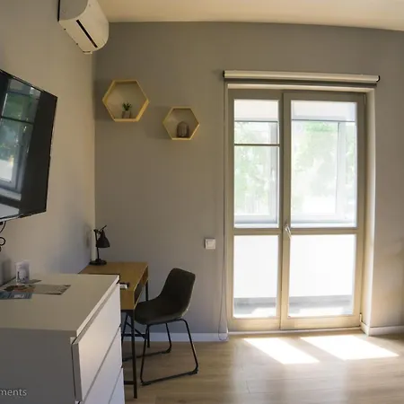 Kostjukowski Nizhynska 17 *