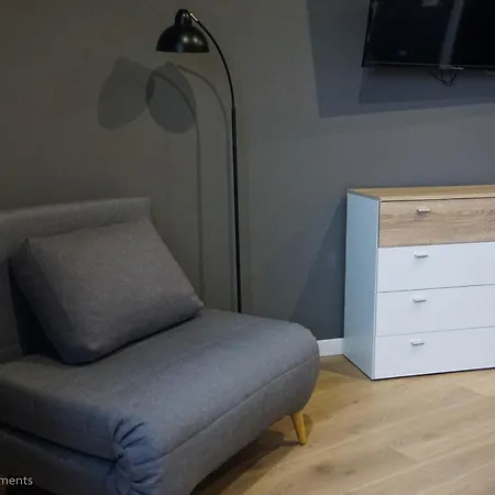 Kostjukowski Nizhynska 17 *