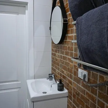 Kostjukowski Nizhynska 17 Apartman *