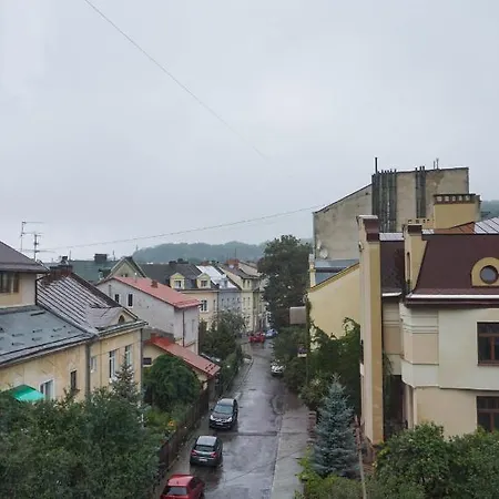 Kostjukowski Nizhynska 17 Apartament Lwów