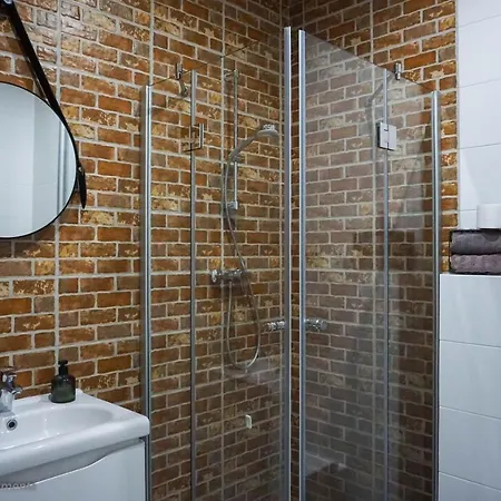 Kostjukowski Nizhynska 17 Apartament Lwów