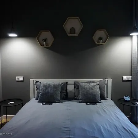 Kostjukowski Nizhynska 17 * Λβιβ