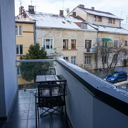 Kostjukowski Nizhynska 17 Apartament