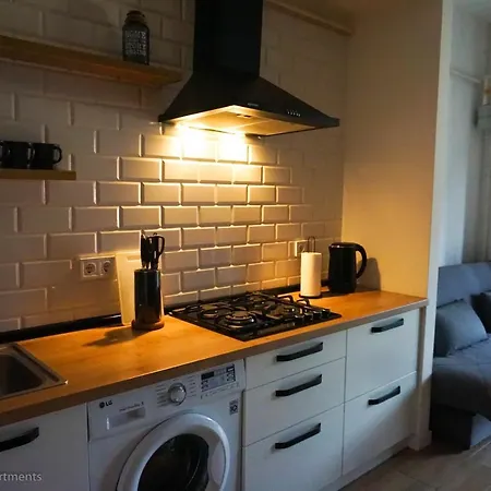 Kostjukowski Nizhynska 17 *