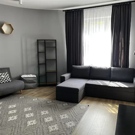 Kostjukowski Nizhynska 17 *