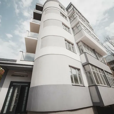 Kostjukowski Nizhynska 17 Apartament Lwów