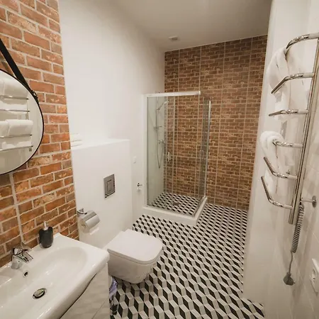 Kostjukowski Nizhynska 17 * Λβιβ