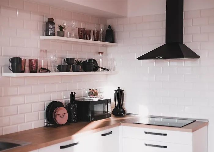 Kostjukowski Nizhynska 17 * Lviv