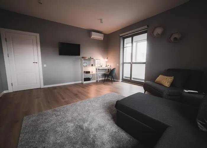 Kostjukowski Nizhynska 17 *