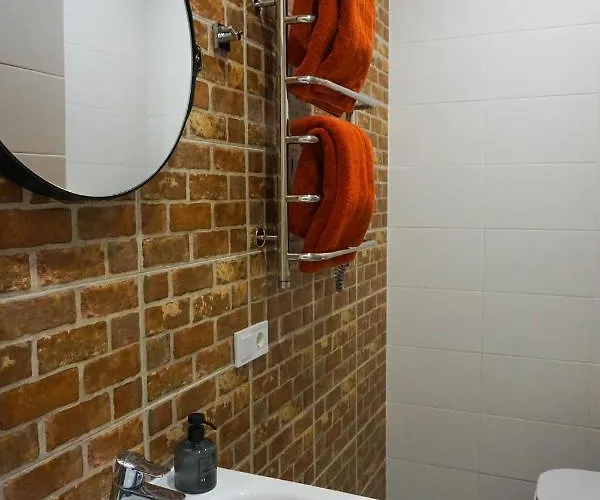 Kostjukowski Nizhynska 17 * Λβιβ