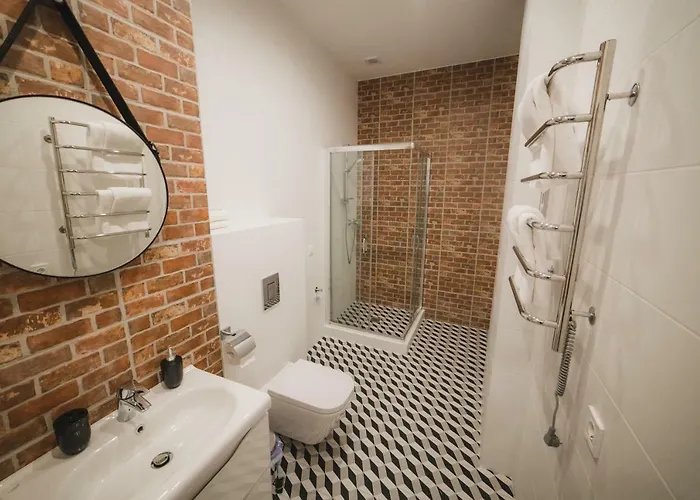 Kostjukowski Nizhynska 17 * Λβιβ