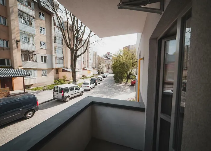 Kostjukowski Nizhynska 17 * Lviv