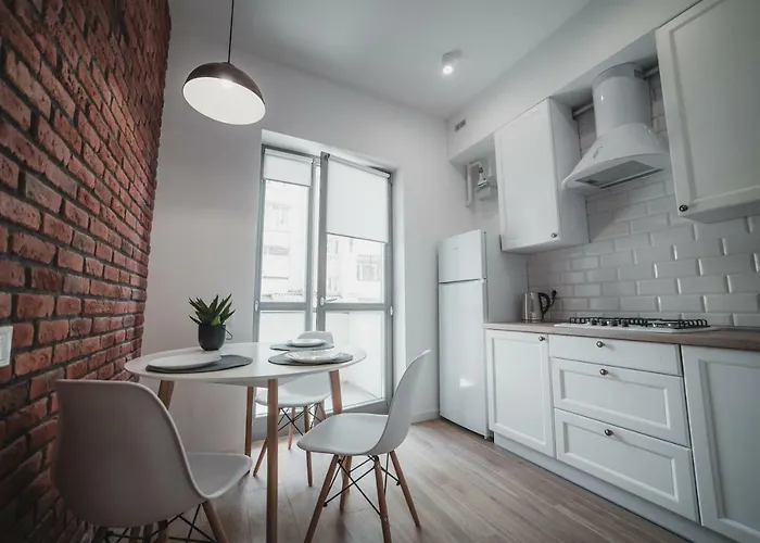 Kostjukowski Nizhynska 17 *